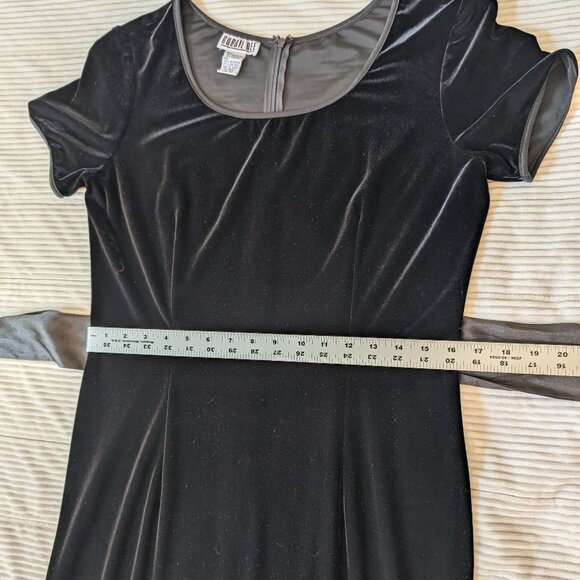 VINTAGE Robbie Bee Y2K black velvet short sleeve maxi dress EUC 10 - Picture 5 of 11